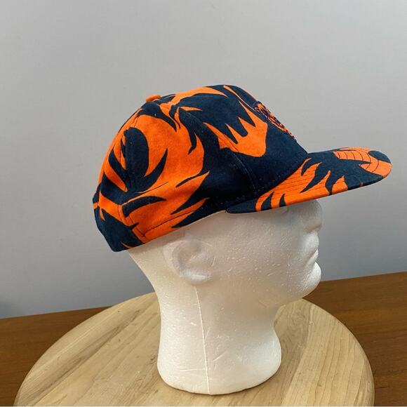 ZUBAZ VTG NFL CHICAGO BEARS STRIPED STRAPBACK MENS HAT AOP MADE IN USA - Picture 4 of 11